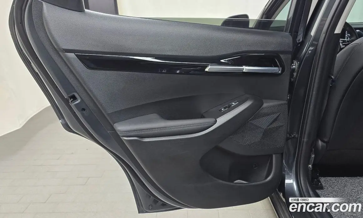 Kia Seltos 2023 1.6 автомат (гидро), фото 14 Kia Seltos 2023 1.6 автомат (гидро), фото 14