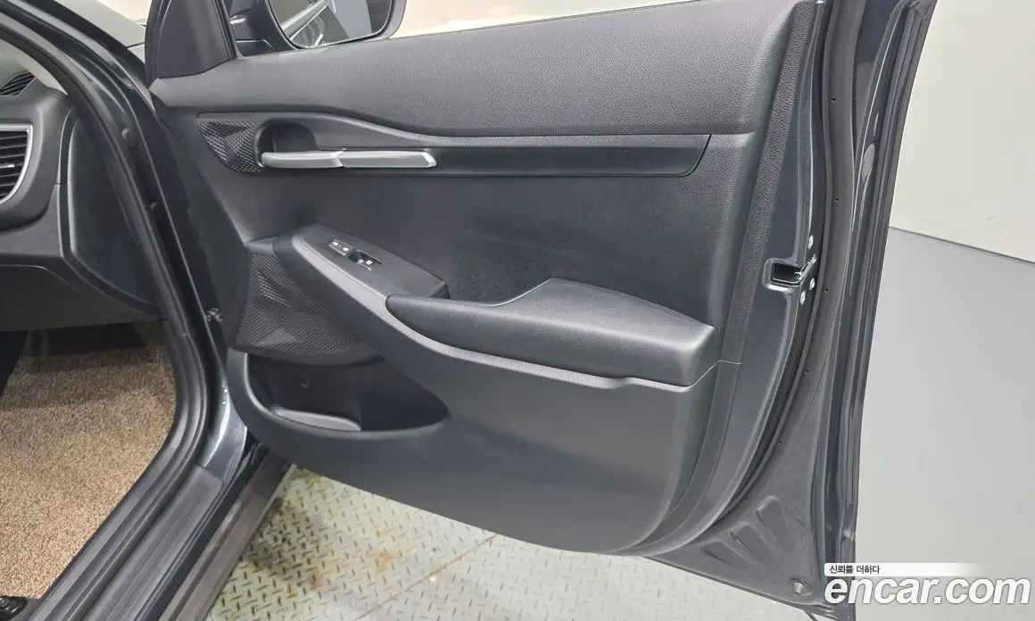 Kia Seltos 2024 1.6 автомат (гидро), фото 14 Kia Seltos 2024 1.6 автомат (гидро), фото 14