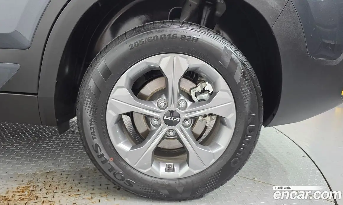 Kia Seltos 2024 1.6 автомат (гидро), фото 6 Kia Seltos 2024 1.6 автомат (гидро), фото 6
