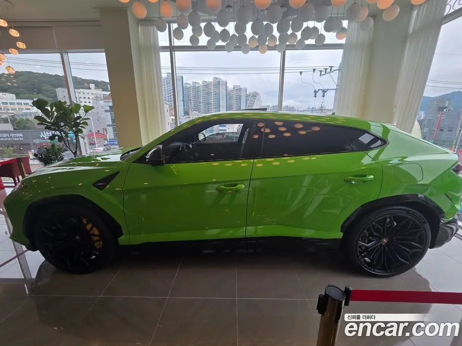 Lamborghini Urus 2026 4.0 автомат (гидро), фото 5 Lamborghini Urus 2026 4.0 автомат (гидро), фото 5