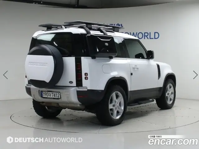 Land Rover Defender 2022 3.0 автомат (гидро), миниатюра 2