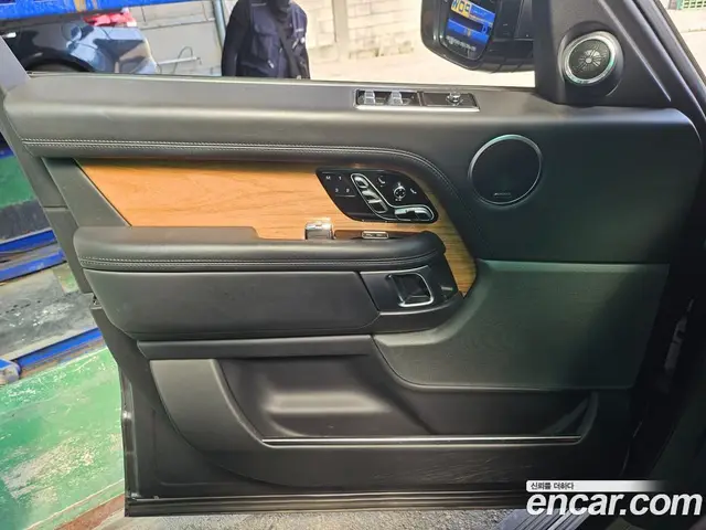 Land Rover Range Rover 2018 4.4 автомат (гидро), миниатюра 11 Land Rover Range Rover 2018 4.4 автомат (гидро), миниатюра 11