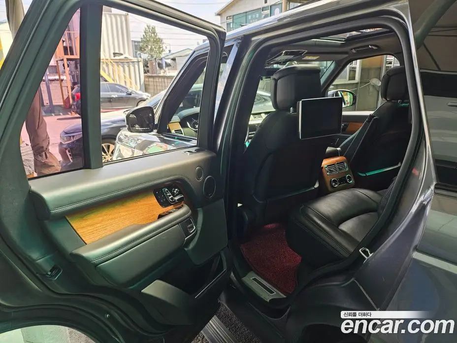 Land Rover Range Rover 2018 4.4 автомат (гидро), фото 13 Land Rover Range Rover 2018 4.4 автомат (гидро), фото 13