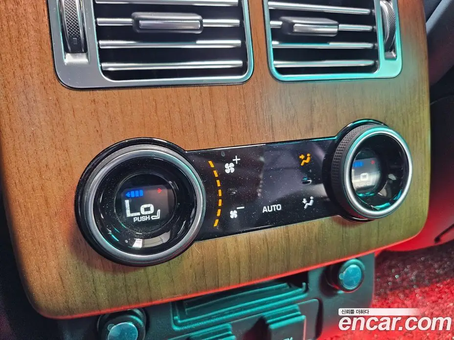 Land Rover Range Rover 2018 4.4 автомат (гидро), фото 14 Land Rover Range Rover 2018 4.4 автомат (гидро), фото 14