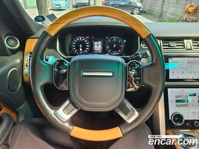 Land Rover Range Rover 2018 4.4 автомат (гидро), миниатюра 4 Land Rover Range Rover 2018 4.4 автомат (гидро), миниатюра 4