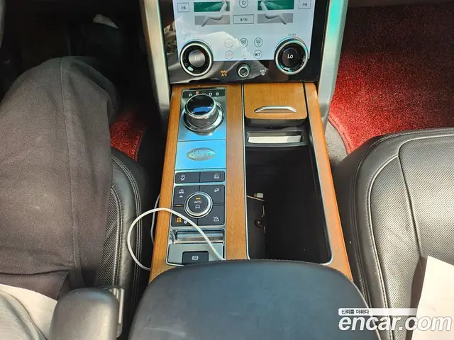 Land Rover Range Rover 2018 4.4 автомат (гидро), миниатюра 7 Land Rover Range Rover 2018 4.4 автомат (гидро), миниатюра 7