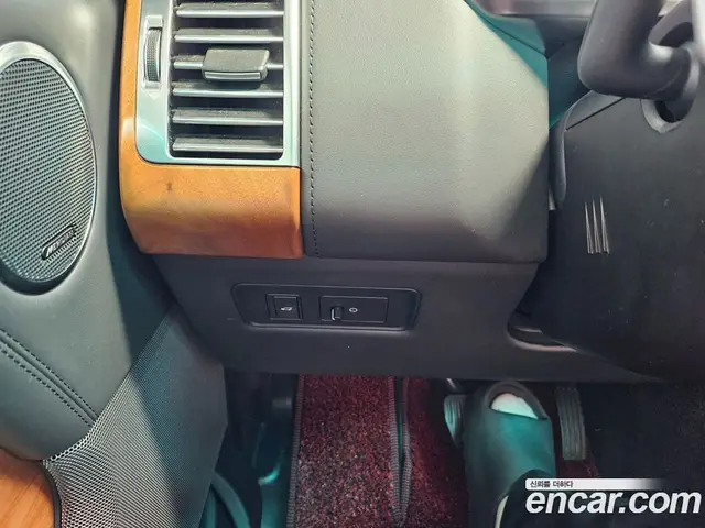 Land Rover Range Rover 2018 4.4 автомат (гидро), миниатюра 9 Land Rover Range Rover 2018 4.4 автомат (гидро), миниатюра 9