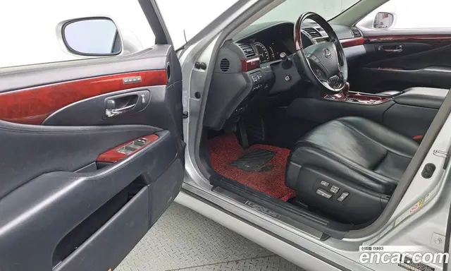 Lexus LS 2011 5.0 автомат (гидро), миниатюра 10 Lexus LS 2011 5.0 автомат (гидро), миниатюра 10