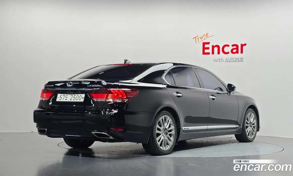 Lexus LS 2013 5.0 автомат (гидро), фото 2 Lexus LS 2013 5.0 автомат (гидро), фото 2