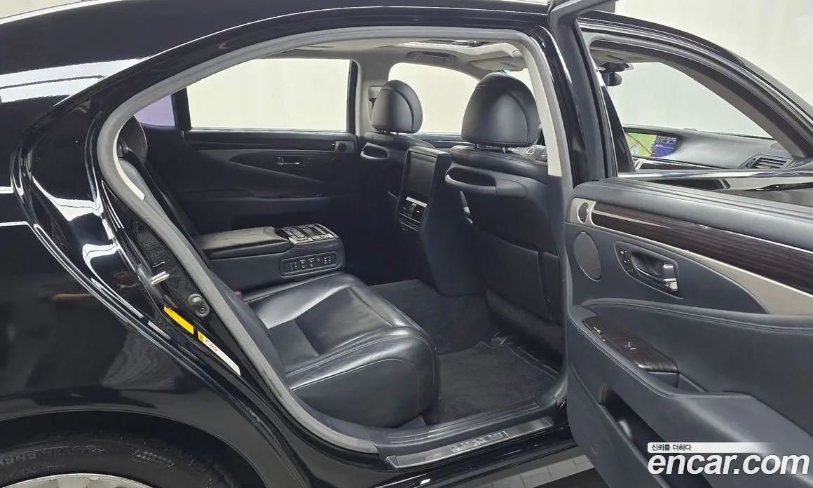 Lexus LS 2013 5.0 автомат (гидро), фото 12 Lexus LS 2013 5.0 автомат (гидро), фото 12