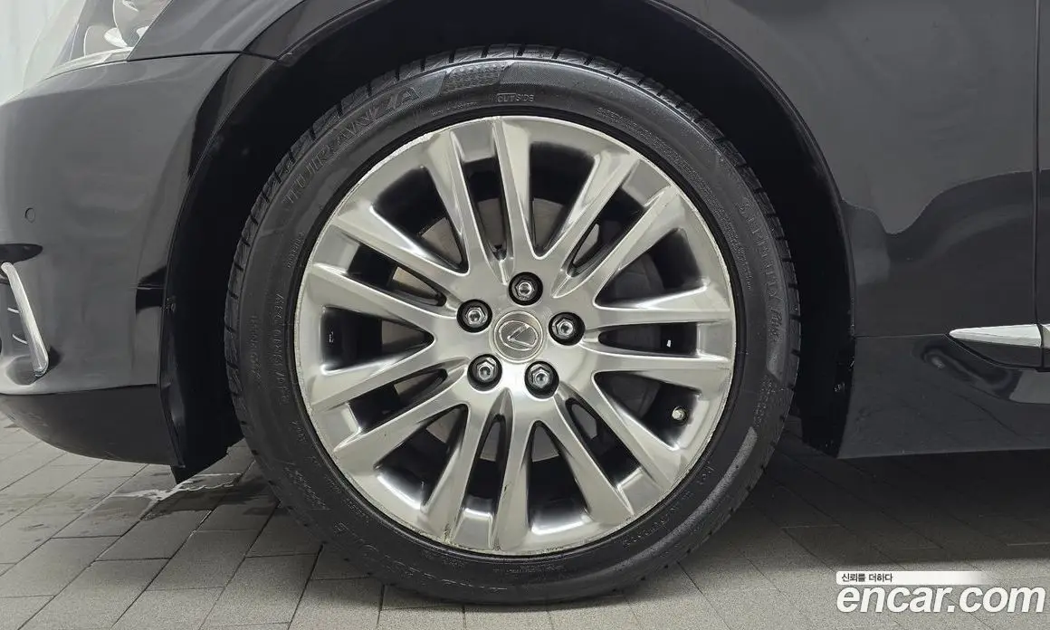 Lexus LS 2013 5.0 автомат (гидро), фото 5 Lexus LS 2013 5.0 автомат (гидро), фото 5