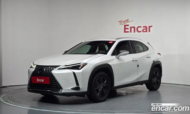 Lexus UX, 2024, 54 546 км Lexus UX, 2024, 54 546 км