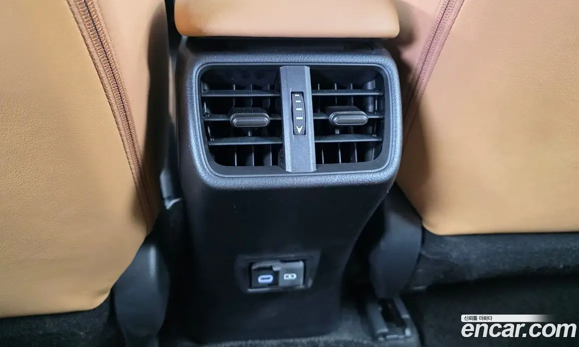 Lexus UX 2024 2.0 автомат (гидро), фото 25 Lexus UX 2024 2.0 автомат (гидро), фото 25