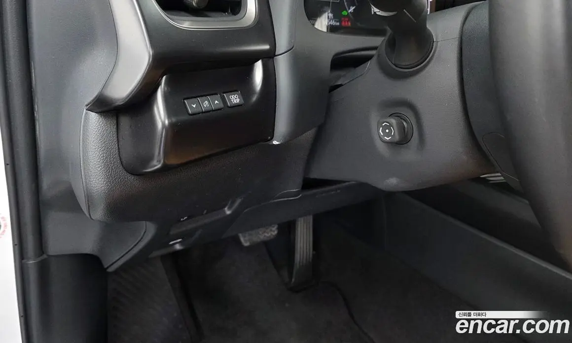Lexus UX 2024 2.0 автомат (гидро), фото 30 Lexus UX 2024 2.0 автомат (гидро), фото 30