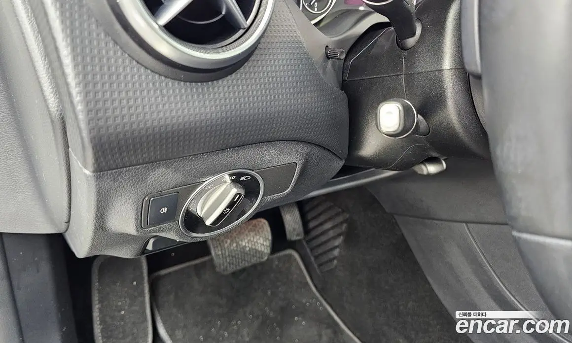 Mercedes-Benz A-Class 2015 1.5 автомат (гидро), фото 16 Mercedes-Benz A-Class 2015 1.5 автомат (гидро), фото 16