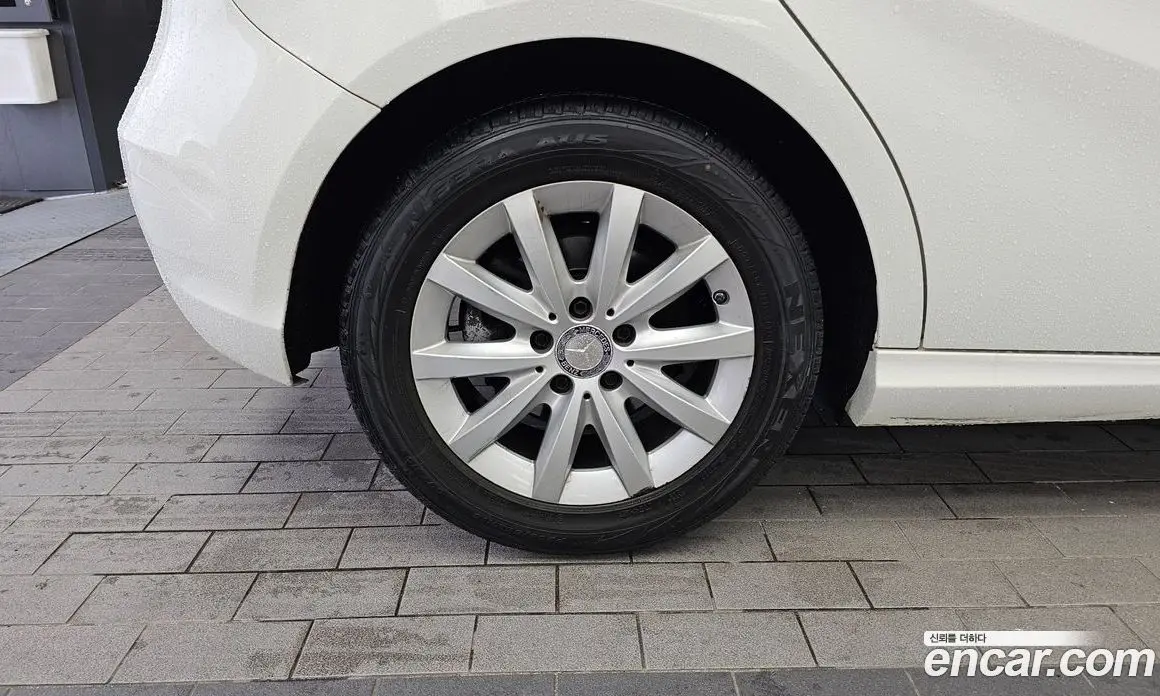 Mercedes-Benz A-Class 2015 1.5 автомат (гидро), фото 5 Mercedes-Benz A-Class 2015 1.5 автомат (гидро), фото 5
