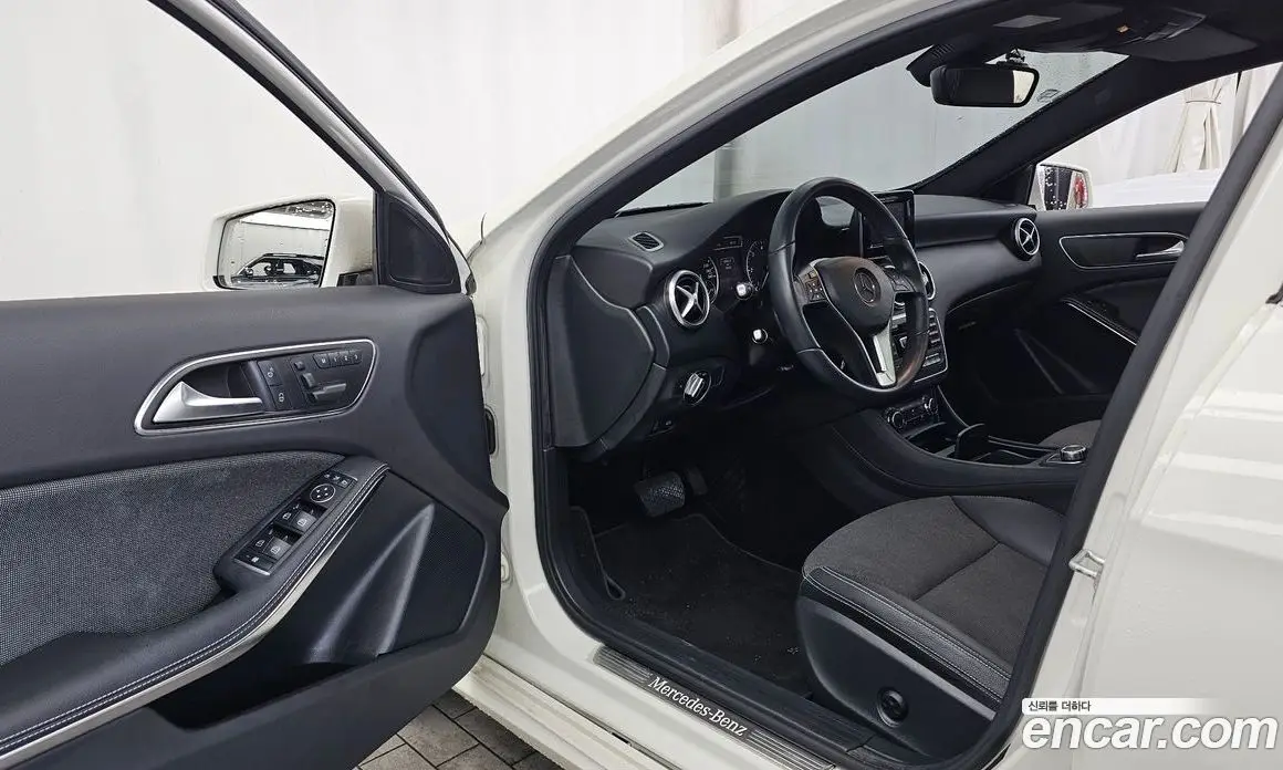 Mercedes-Benz A-Class 2015 1.5 автомат (гидро), фото 10 Mercedes-Benz A-Class 2015 1.5 автомат (гидро), фото 10