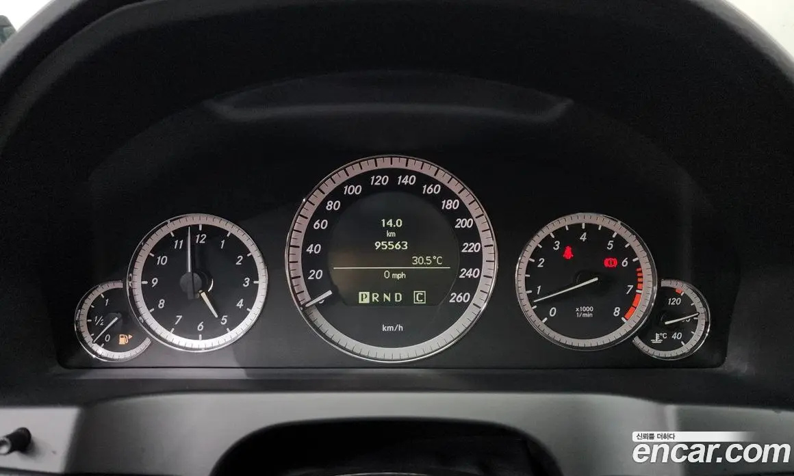 Mercedes-Benz E-Class 2010 3.5 автомат (гидро), фото 8 Mercedes-Benz E-Class 2010 3.5 автомат (гидро), фото 8