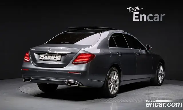 Mercedes-Benz E-Class 2017 2.0 автомат (гидро), миниатюра 2