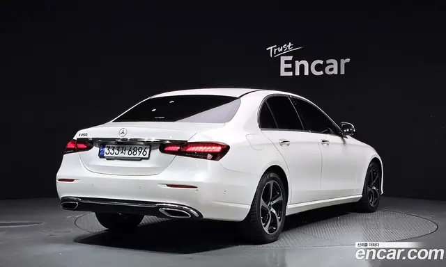 Mercedes-Benz E-Class 2021 2.0 автомат (гидро), миниатюра 2