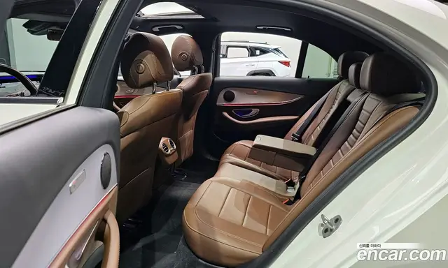 Mercedes-Benz E-Class 2021 2.0 автомат (гидро), миниатюра 11