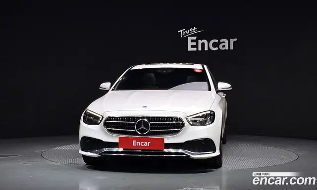 Mercedes-Benz E-Class 2021 2.0 автомат (гидро), миниатюра 3
