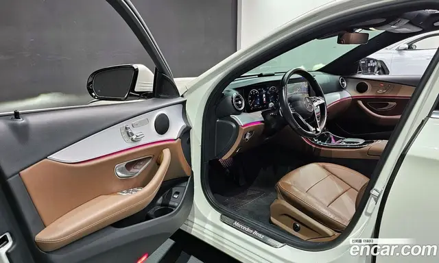 Mercedes-Benz E-Class 2021 2.0 автомат (гидро), миниатюра 10
