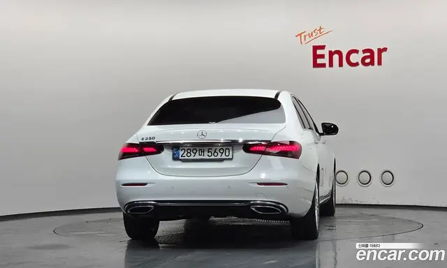 Mercedes-Benz E-Class 2021 2.0 автомат (гидро), миниатюра 3 Mercedes-Benz E-Class 2021 2.0 автомат (гидро), миниатюра 3