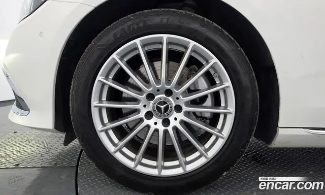 Mercedes-Benz E-Class 2021 2.0 автомат (гидро), миниатюра 4 Mercedes-Benz E-Class 2021 2.0 автомат (гидро), миниатюра 4