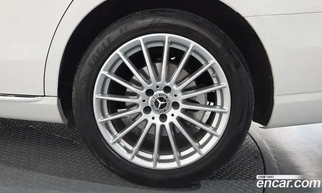 Mercedes-Benz E-Class 2021 2.0 автомат (гидро), миниатюра 6 Mercedes-Benz E-Class 2021 2.0 автомат (гидро), миниатюра 6