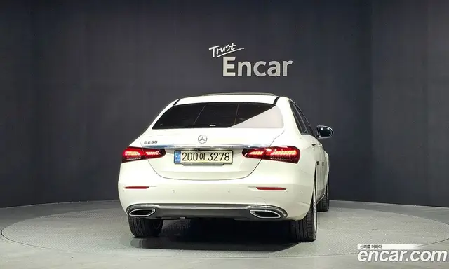 Mercedes-Benz E-Class 2021 2.0 автомат (гидро), миниатюра 4 Mercedes-Benz E-Class 2021 2.0 автомат (гидро), миниатюра 4