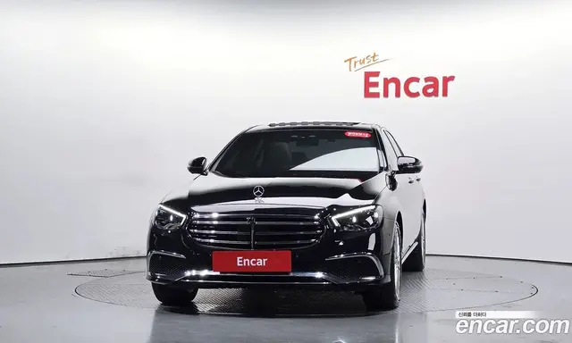 Mercedes-Benz E-Class 2023 2.0 автомат (гидро), миниатюра 2