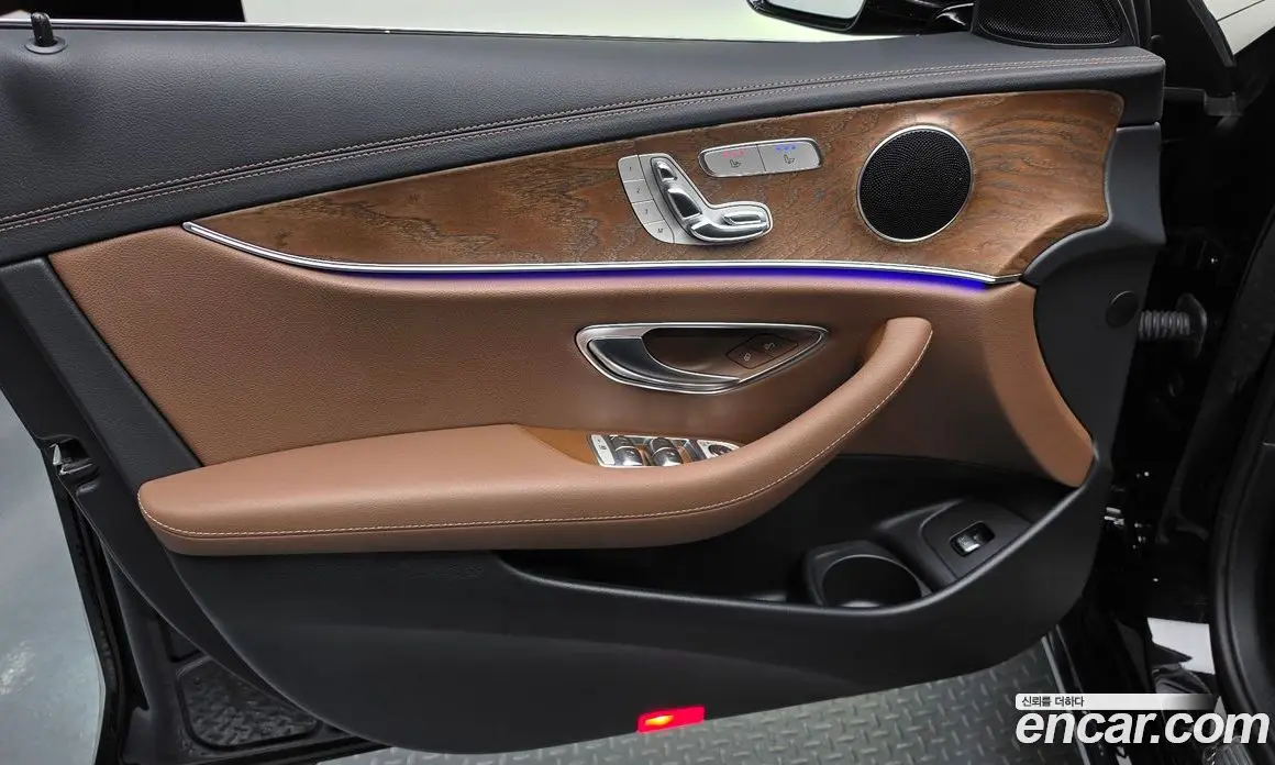 Mercedes-Benz E-Class 2023 2.0 автомат (гидро), фото 13