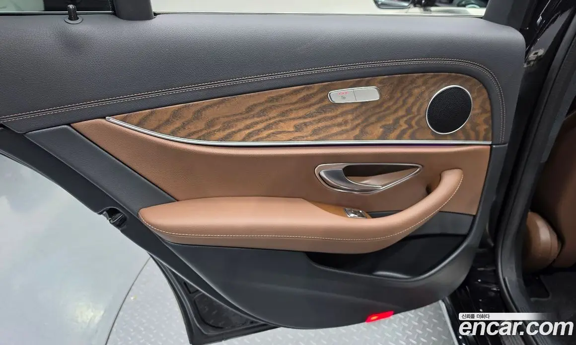 Mercedes-Benz E-Class 2023 2.0 автомат (гидро), фото 14