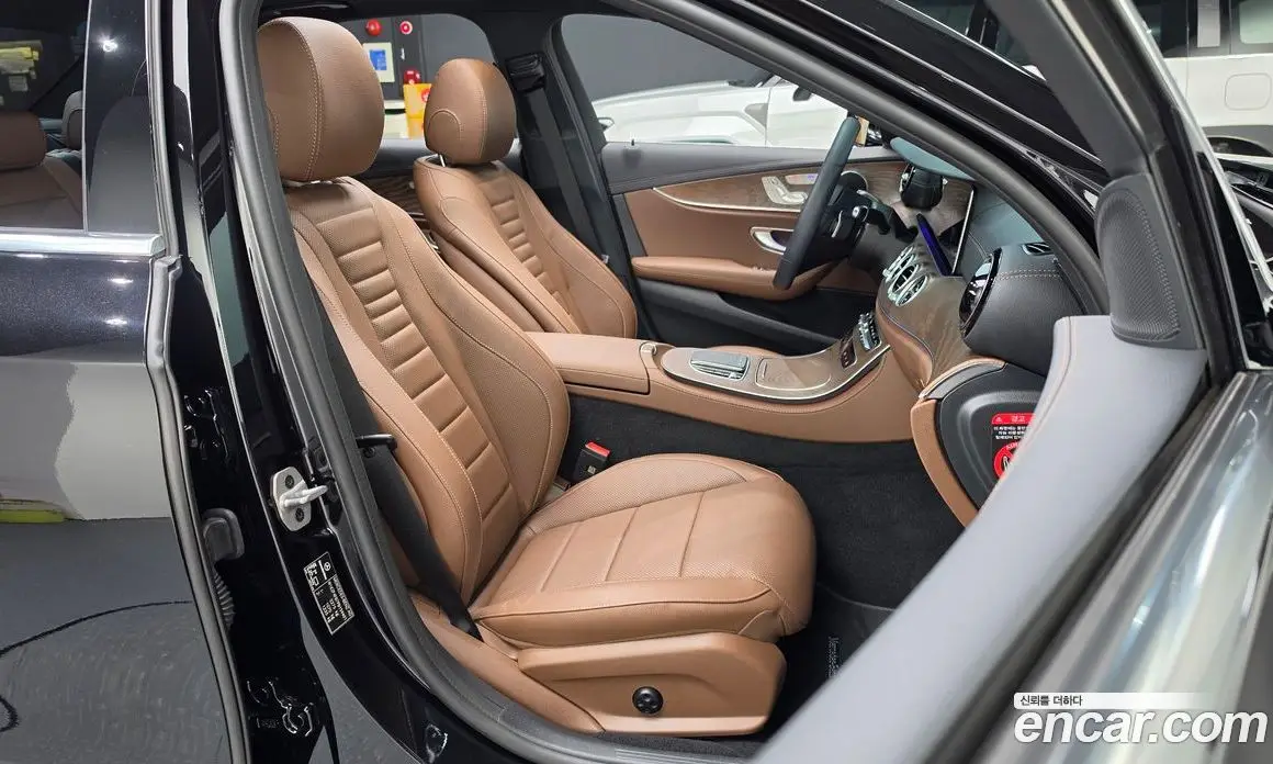Mercedes-Benz E-Class 2023 2.0 автомат (гидро), фото 15