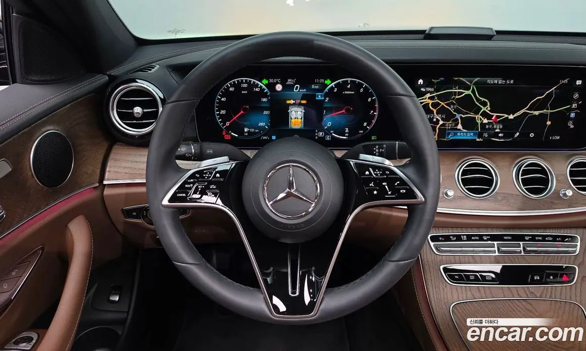 Mercedes-Benz E-Class 2023 2.0 автомат (гидро), фото 17