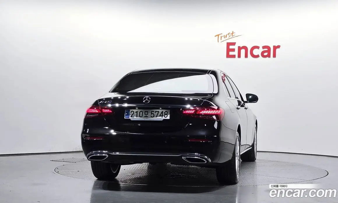 Mercedes-Benz E-Class 2023 2.0 автомат (гидро), фото 3