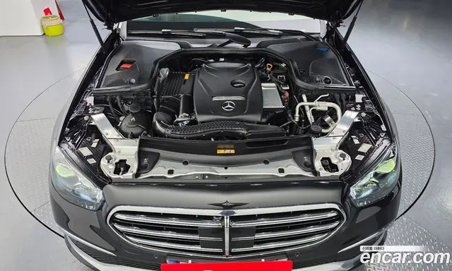 Mercedes-Benz E-Class 2023 2.0 автомат (гидро), миниатюра 5