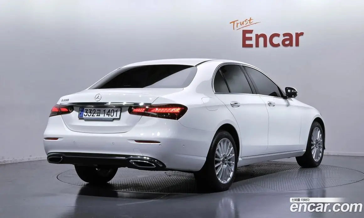 Mercedes-Benz E-Class 2023 2.0 автомат (гидро), фото 2 Mercedes-Benz E-Class 2023 2.0 автомат (гидро), фото 2