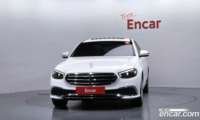 Mercedes-Benz E-Class 2023 2.0 автомат (гидро), миниатюра 3 Mercedes-Benz E-Class 2023 2.0 автомат (гидро), миниатюра 3