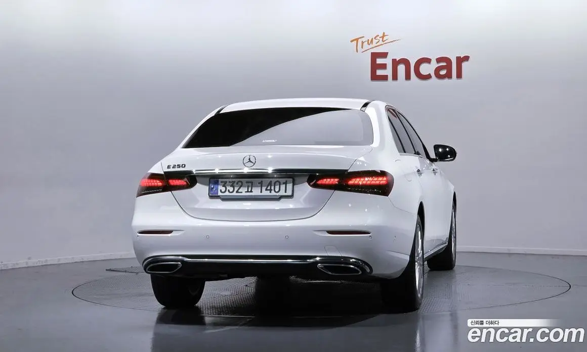Mercedes-Benz E-Class 2023 2.0 автомат (гидро), фото 4 Mercedes-Benz E-Class 2023 2.0 автомат (гидро), фото 4