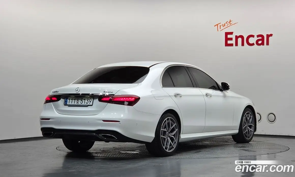 Mercedes-Benz E-Class 2023 1.9 автомат (гидро), фото 2 Mercedes-Benz E-Class 2023 1.9 автомат (гидро), фото 2