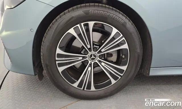 Mercedes-Benz E-Class 2025 2.0 автомат (гидро), миниатюра 5 Mercedes-Benz E-Class 2025 2.0 автомат (гидро), миниатюра 5
