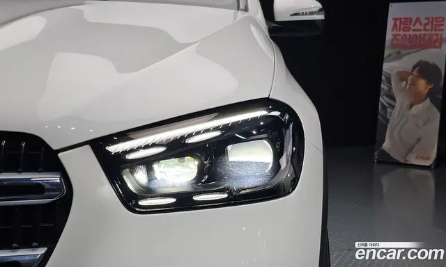 Mercedes-Benz GLE-Class 2024 2.0 автомат (гидро), миниатюра 8