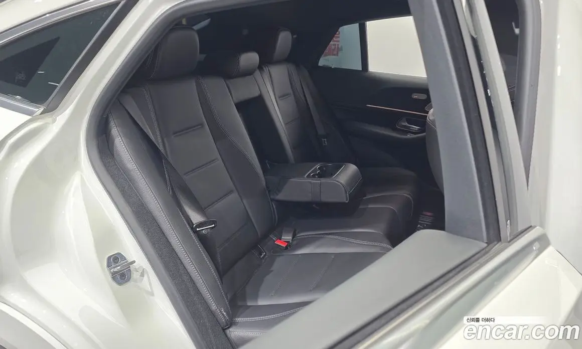 Mercedes-Benz GLE-Class 2025 3.0 автомат (гидро), фото 18 Mercedes-Benz GLE-Class 2025 3.0 автомат (гидро), фото 18