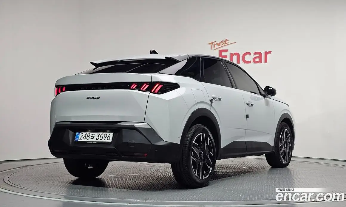 Peugeot 3008 2024 1.2 автомат (гидро), фото 1 Peugeot 3008 2024 1.2 автомат (гидро), фото 1