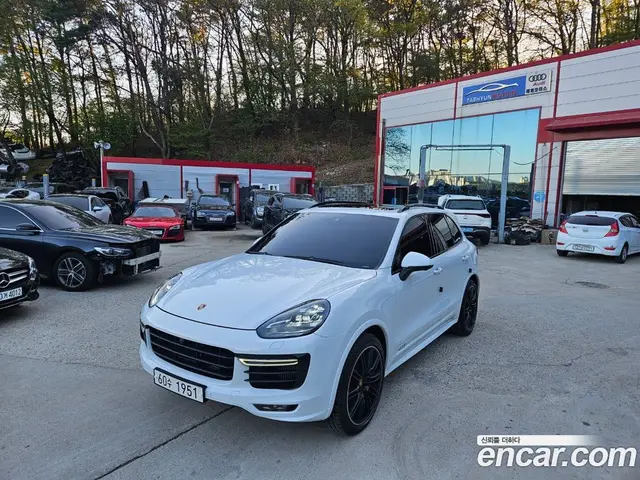Porsche Cayenne 2018 3.6 автомат (гидро), миниатюра 2 Porsche Cayenne 2018 3.6 автомат (гидро), миниатюра 2