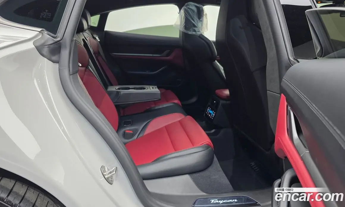 Porsche Taycan 2024 0.1 автомат (гидро), фото 12 Porsche Taycan 2024 0.1 автомат (гидро), фото 12