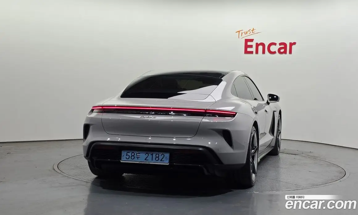 Porsche Taycan 2024 0.1 автомат (гидро), фото 4 Porsche Taycan 2024 0.1 автомат (гидро), фото 4