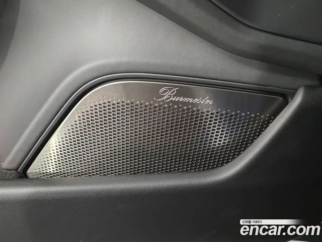Porsche Taycan 2025 0.1 автомат (гидро), миниатюра 10 Porsche Taycan 2025 0.1 автомат (гидро), миниатюра 10
